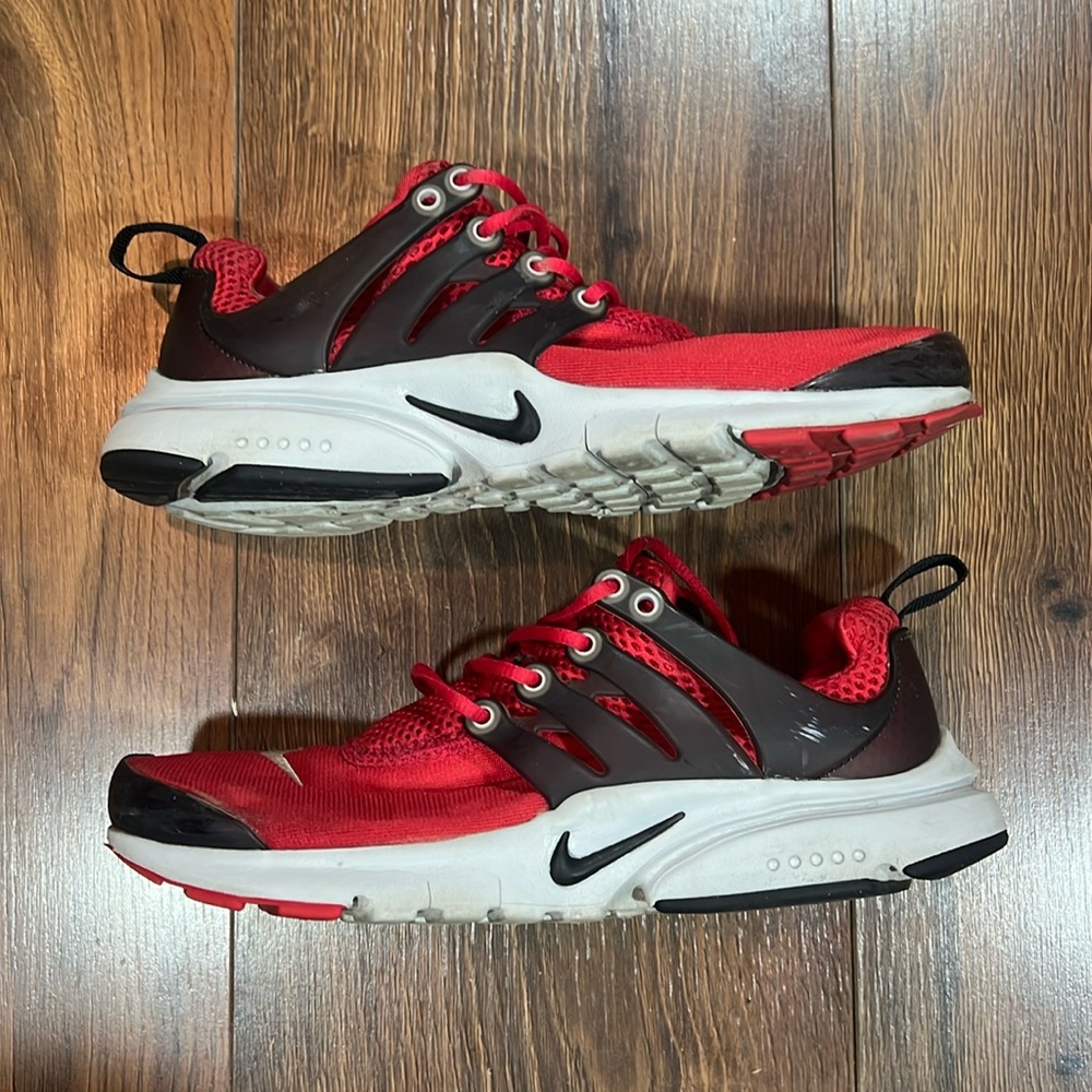 Nike Prestos size 4y